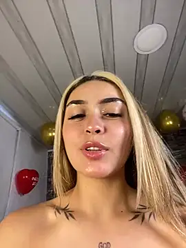 Snapshot of emma_oxford chatting on February 2025 09:04:02 PM emma oxford online show from February 2025 09:04:02 PM