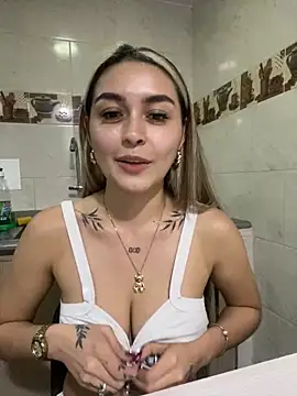 Snapshot of emma_oxford chatting on March 2025 12:00:01 AM emma oxford online show from March 2025 12:00:01 AM