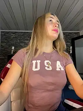 Snapshot of emma_oxford chatting on March 2025 08:45:02 PM emma oxford online show from March 2025 08:45:02 PM