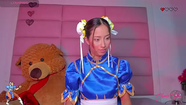 Snapshot of little-Emma chatting on January 2025 06:19:02 AM little-Emma online show from January 2025 06:19:02 AM