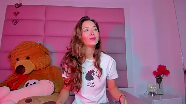 Snapshot of little-Emma chatting on January 2025 03:20:01 AM little-Emma online show from January 2025 03:20:01 AM