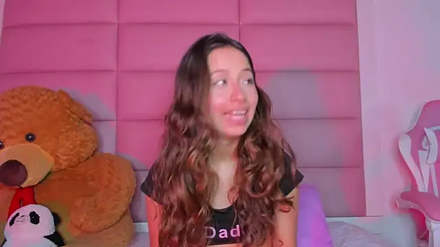 Snapshot of little-Emma chatting on March 2025 09:21:01 AM little-Emma online show from March 2025 09:21:01 AM