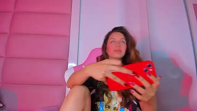 Snapshot of little-Emma chatting on March 2025 03:09:02 AM little-Emma online show from March 2025 03:09:02 AM