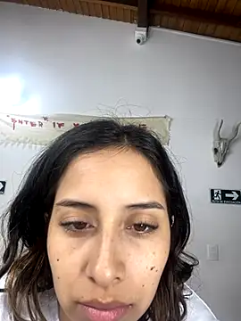 Snapshot of little-Emma chatting on October 2025 02:52:01 AM little-Emma online show from October 2025 02:52:01 AM