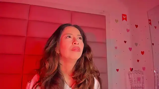 Snapshot of little-Emma chatting on October 2025 12:11:01 AM little-Emma online show from October 2025 12:11:01 AM