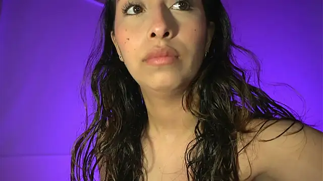 Snapshot of little-Emma chatting on February 2026 03:11:01 AM little-Emma online show from February 2026 03:11:01 AM