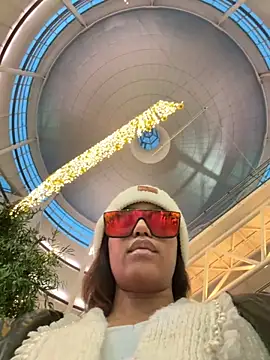 Black Dolll online show from November 2025 02:18:02 PM