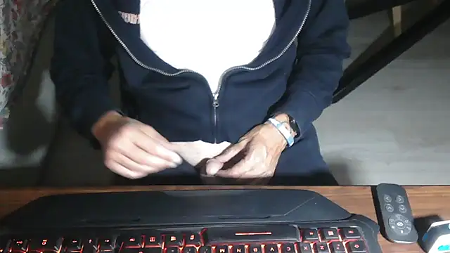 Adri gard online show from October 2025 09:03:02 PM