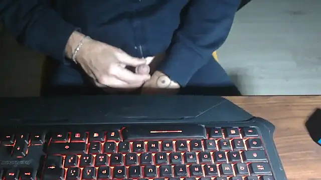 Adri gard online show from November 2025 09:15:01 PM