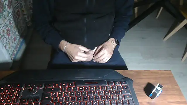 Adri gard online show from November 2025 09:36:02 PM