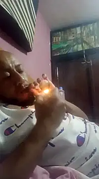 Snapshot of pineda1689 chatting on December 2024 11:45:02 PM pineda1689 online show from December 2024 11:45:02 PM