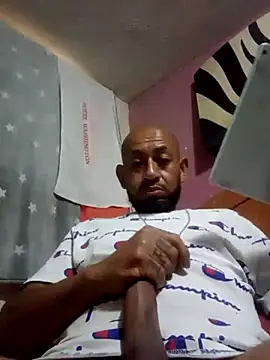 Snapshot of pineda1689 chatting on March 2025 05:14:02 PM pineda1689 online show from March 2025 05:14:02 PM