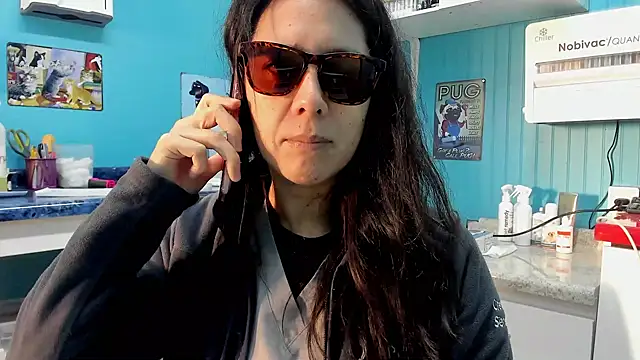 Reinacatchile online show from May 2026 08:48:02 PM
