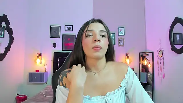 Charlotte  Benett online show from February 2026 03:58:01 AM