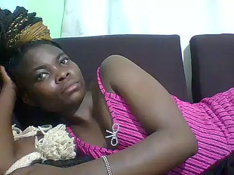 Snapshot of sexxyqueenn22 chatting on October 2025 04:35:01 PM sexxyqueenn22 online show from October 2025 04:35:01 PM