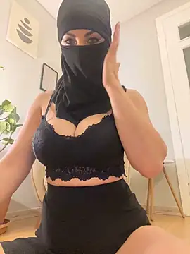 Snapshot of Amberonee31 chatting on February 2025 06:24:02 PM Amberonee31 online show from February 2025 06:24:02 PM