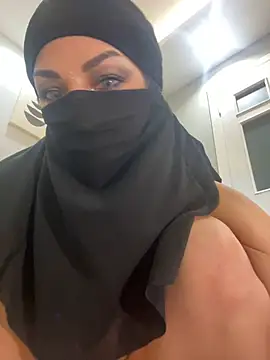 Snapshot of Amberonee31 chatting on February 2025 10:51:01 PM Amberonee31 online show from February 2025 10:51:01 PM