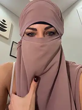 Snapshot of Amberonee31 chatting on February 2025 01:42:02 PM Amberonee31 online show from February 2025 01:42:02 PM