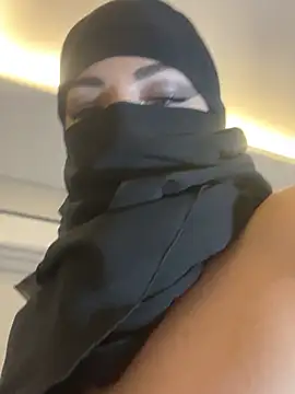 Snapshot of Amberonee31 chatting on March 2025 10:27:02 PM Amberonee31 online show from March 2025 10:27:02 PM