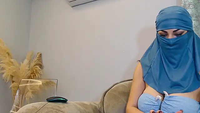 Snapshot of Amberonee31 chatting on March 2025 08:53:02 PM Amberonee31 online show from March 2025 08:53:02 PM