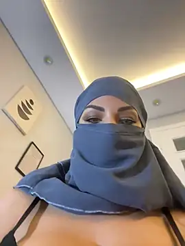 Snapshot of Amberonee31 chatting on March 2025 07:07:02 PM Amberonee31 online show from March 2025 07:07:02 PM