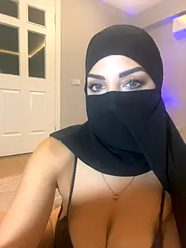 Snapshot of Amberonee31 chatting on October 2025 08:31:02 PM Amberonee31 online show from October 2025 08:31:02 PM