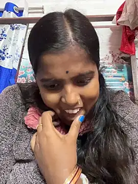 Snapshot of Beauty-queen chatting on January 2025 01:37:02 PM Beauty-queen online show from January 2025 01:37:02 PM