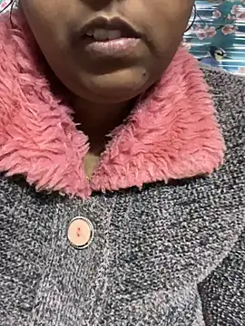 Snapshot of Beauty-queen chatting on January 2025 04:53:01 PM Beauty-queen online show from January 2025 04:53:01 PM