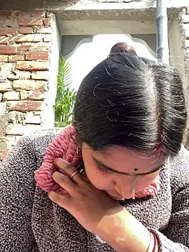 Snapshot of Beauty-queen chatting on January 2025 07:54:01 AM Beauty-queen online show from January 2025 07:54:01 AM