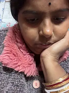 Snapshot of Beauty-queen chatting on January 2025 11:04:02 AM Beauty-queen online show from January 2025 11:04:02 AM