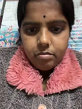 Snapshot of Beauty-queen chatting on January 2025 01:45:02 PM Beauty-queen online show from January 2025 01:45:02 PM