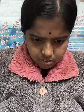 Snapshot of Beauty-queen chatting on February 2025 10:15:02 AM Beauty-queen online show from February 2025 10:15:02 AM