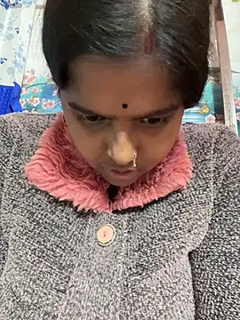 Snapshot of Beauty-queen chatting on February 2025 11:12:01 AM Beauty-queen online show from February 2025 11:12:01 AM