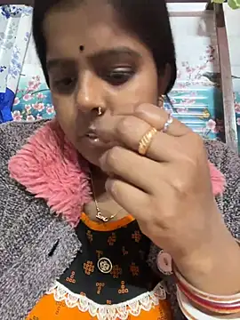 Snapshot of Beauty-queen chatting on February 2025 10:09:02 AM Beauty-queen online show from February 2025 10:09:02 AM