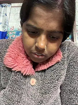 Snapshot of Beauty-queen chatting on February 2025 12:58:02 PM Beauty-queen online show from February 2025 12:58:02 PM