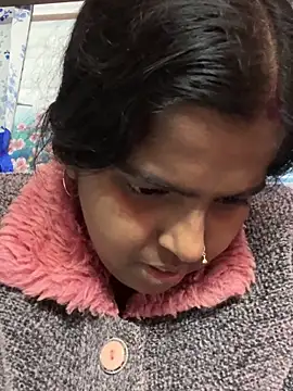 Snapshot of Beauty-queen chatting on February 2025 10:46:01 AM Beauty-queen online show from February 2025 10:46:01 AM