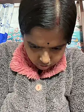 Snapshot of Beauty-queen chatting on February 2025 10:10:01 AM Beauty-queen online show from February 2025 10:10:01 AM