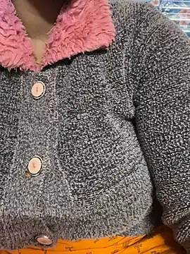 Snapshot of Beauty-queen chatting on February 2025 01:16:01 PM Beauty-queen online show from February 2025 01:16:01 PM