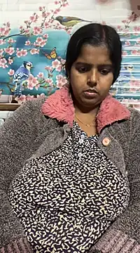 Snapshot of Beauty-queen chatting on February 2025 01:21:01 PM Beauty-queen online show from February 2025 01:21:01 PM