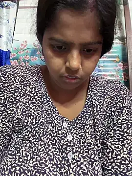 Snapshot of Beauty-queen chatting on March 2025 11:06:02 AM Beauty-queen online show from March 2025 11:06:02 AM