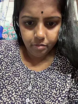 Snapshot of Beauty-queen chatting on March 2025 10:30:02 AM Beauty-queen online show from March 2025 10:30:02 AM