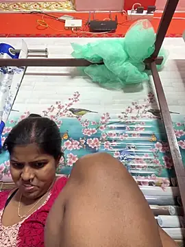 Snapshot of Beauty-queen chatting on March 2025 04:56:02 PM Beauty-queen online show from March 2025 04:56:02 PM