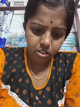 Snapshot of Beauty-queen chatting on March 2025 01:50:02 PM Beauty-queen online show from March 2025 01:50:02 PM