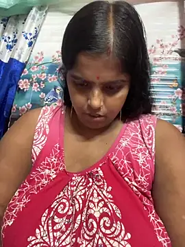 Snapshot of Beauty-queen chatting on September 2025 01:32:01 PM Beauty-queen online show from September 2025 01:32:01 PM