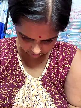 Snapshot of Beauty-queen chatting on September 2025 12:42:01 PM Beauty-queen online show from September 2025 12:42:01 PM