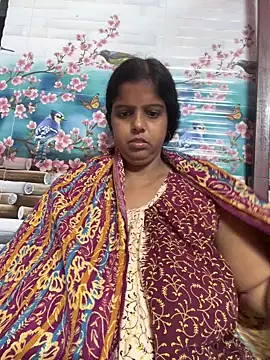 Snapshot of Beauty-queen chatting on November 2025 01:12:02 PM Beauty-queen online show from November 2025 01:12:02 PM