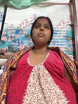 Snapshot of Beauty-queen chatting on November 2025 12:37:02 PM Beauty-queen online show from November 2025 12:37:02 PM