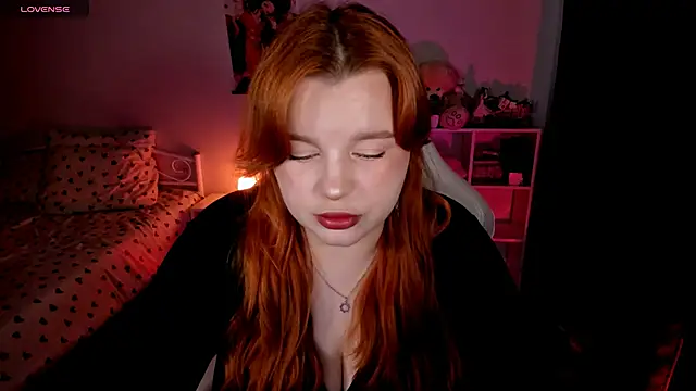 Snapshot of _Lisa_x chatting on October 2025 12:04:02 PM Lisa x online show from October 2025 12:04:02 PM