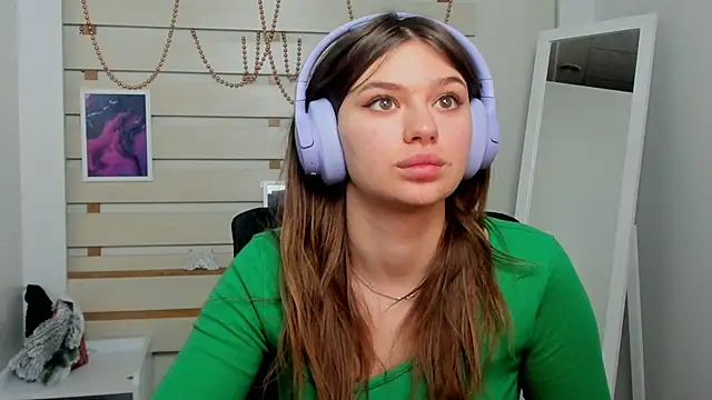 Josephine Kiss online show from February 2025 04:36:01 PM