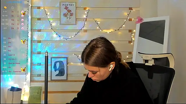 Josephine Kiss online show from October 2025 01:11:02 PM